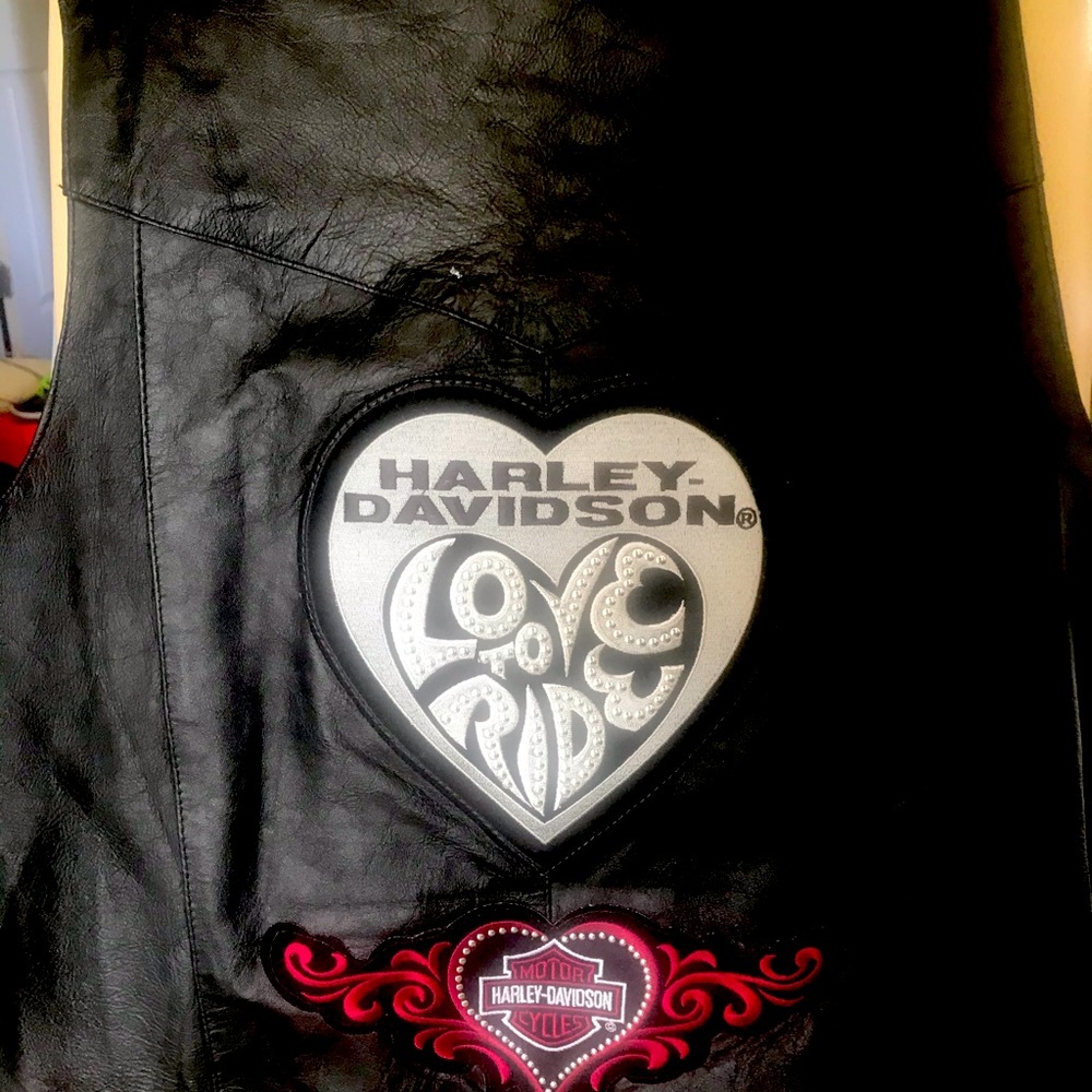Women’s leather vest